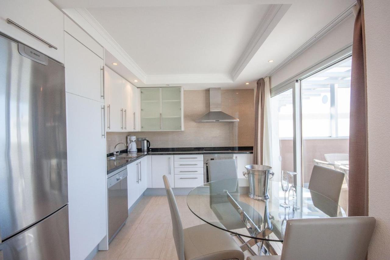 Апартаменти Luxury Penthouse, Panoramic Sea View Моган Екстер'єр фото