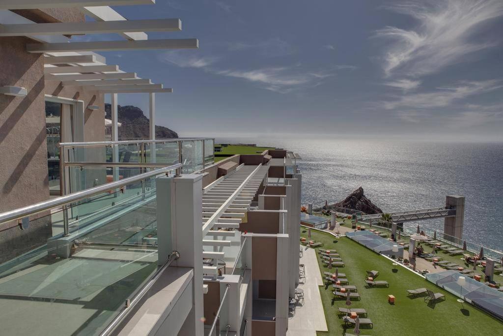Апартаменти Luxury Penthouse, Panoramic Sea View Моган Екстер'єр фото