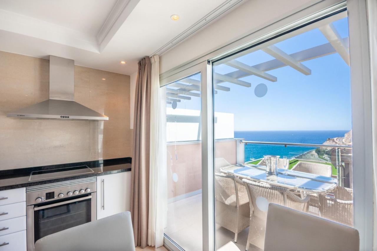 Апартаменти Luxury Penthouse, Panoramic Sea View Моган Екстер'єр фото